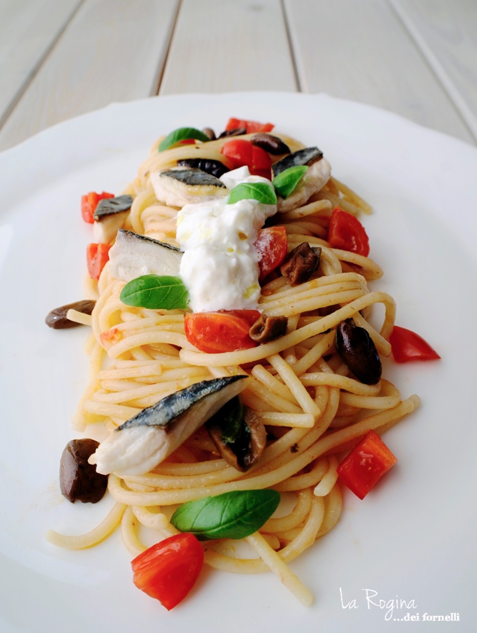 spaghetti-sgombro-burrata-dieta-mediterranea